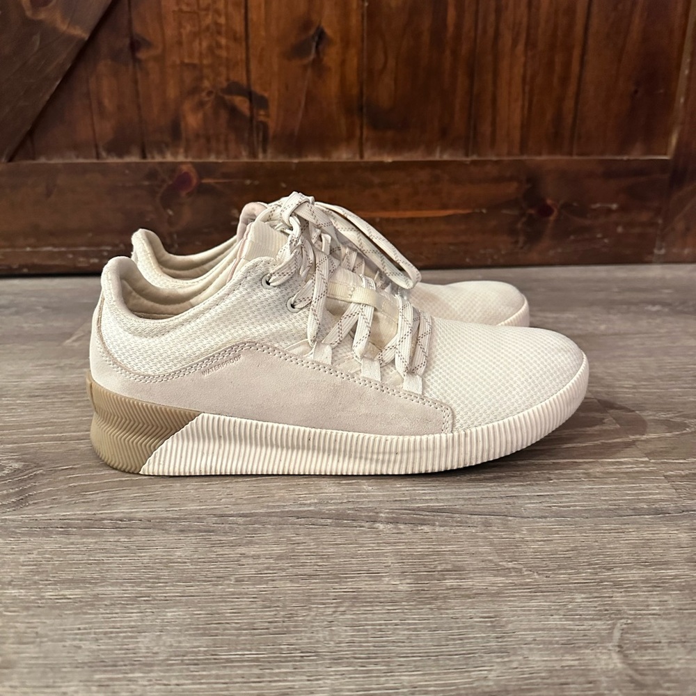 Sorel - Women’s Out N About Plus - White Athletic Shoe - Size 8.5